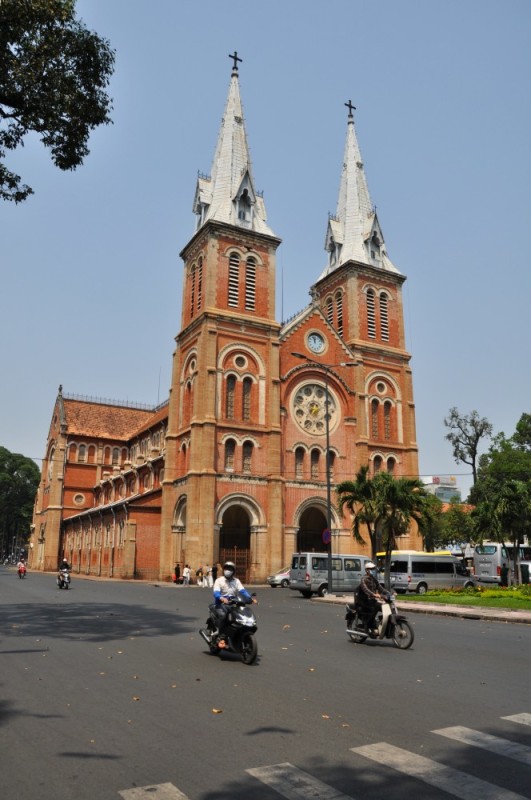 Saigon – katedrála Notre Dame.
