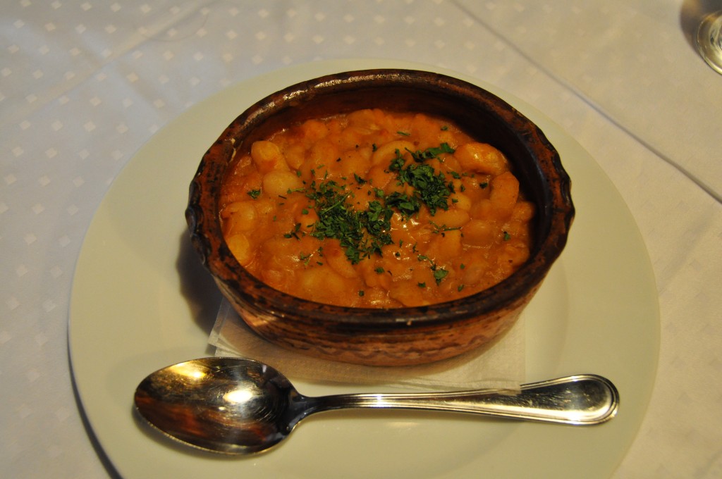 Ohrid - macedónske národné jedlo tavče gravče