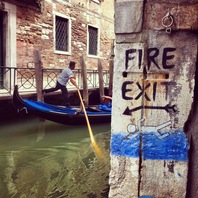 4. Libreria acqua alta - FIRE EXIT